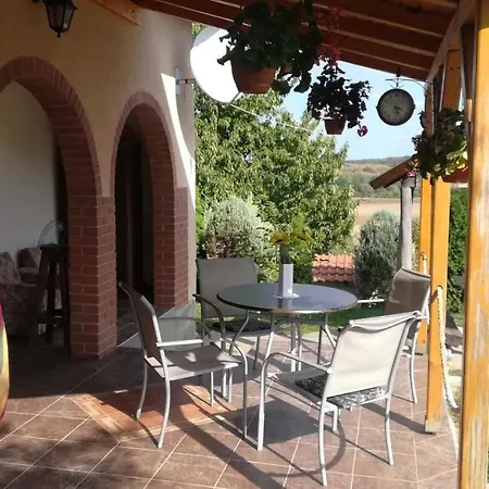 In 33661 بيت للعطل *