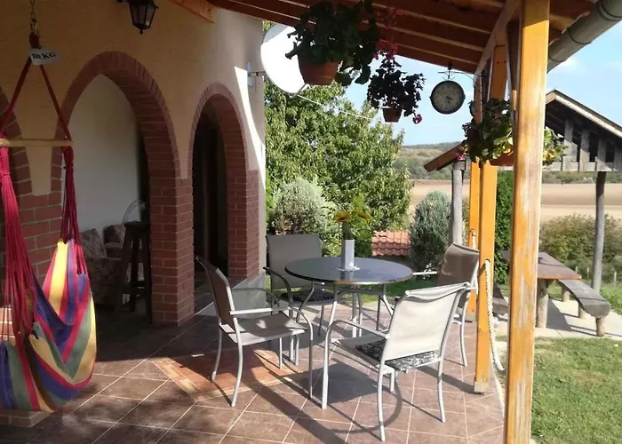 In 33661 בית נופש *