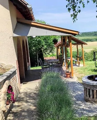 בית נופש In 33661 Balatonendréd