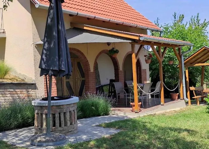 בית נופש In 33661 Balatonendréd